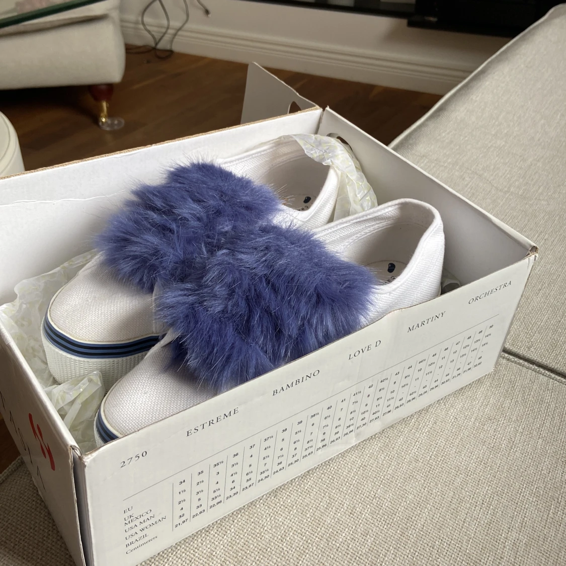 Fräscha par sneakers 