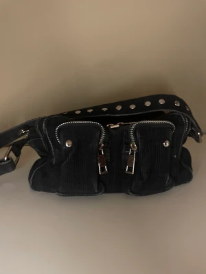 Väska - Mocka väska från nunoo 