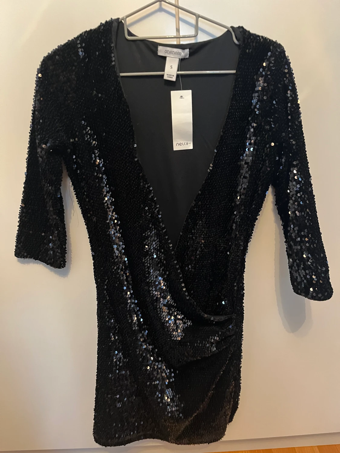 Ny paljettklänning!