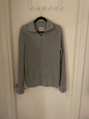 Jack & Jones Half Zip  - Storlek M Använt få gånger! Bra skick. Skriv för mer info.