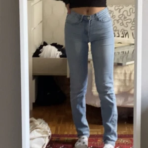 jeans - jättefina jeans i bra skick!! sitter superbra