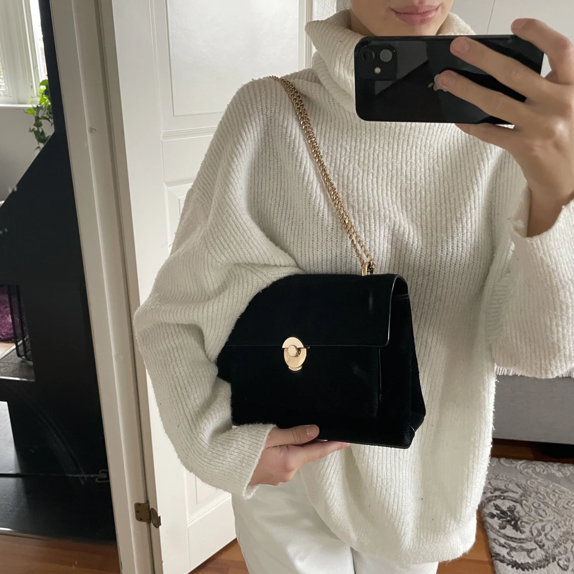 Väska från mango i mocka 