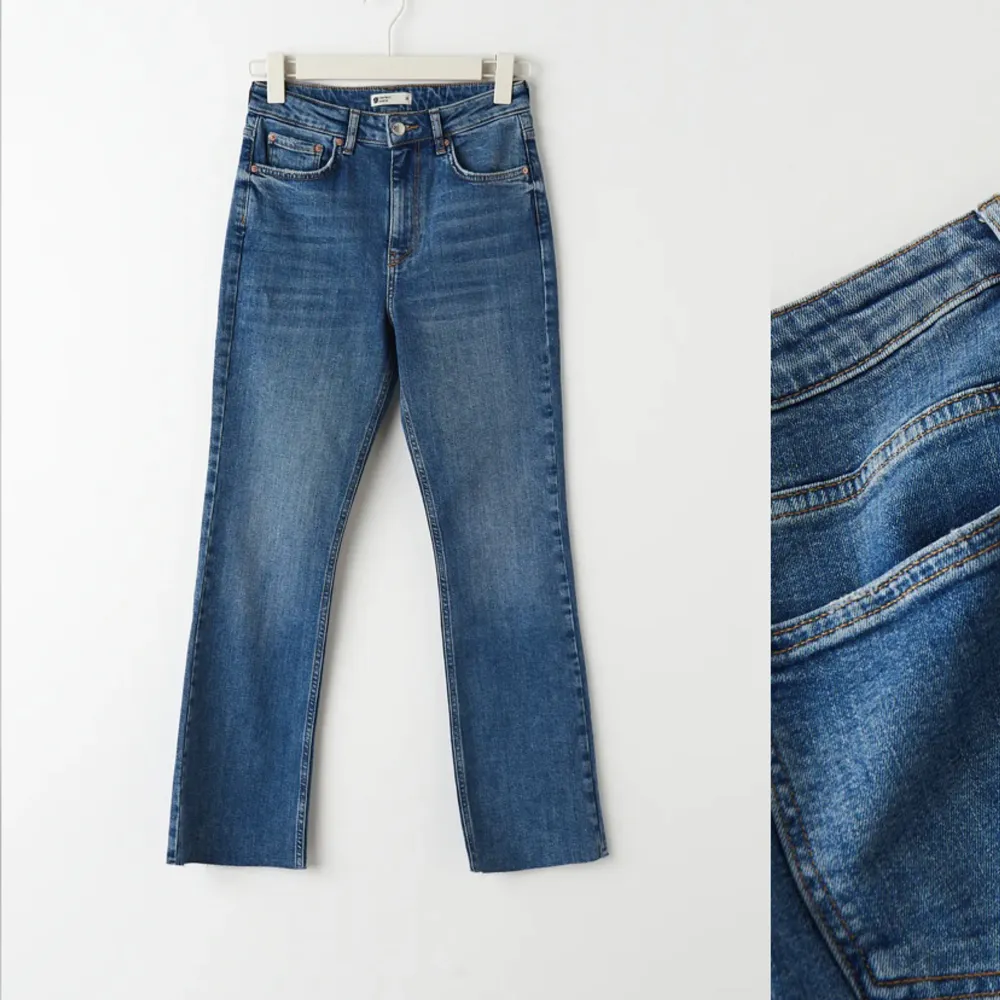 Köpte dessa jeans från GinaTricot, har använt dem få tal gånger. Säljer jeansen pga att dem inte passar mig. Dem är i bra skick!  Köpta för 449kr Säljer för 120kr.. Jeans & Byxor.
