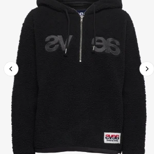 Svea hoodie - Ordinarie pris 999:- Nu 350:- Storlek M. Knappt använd 