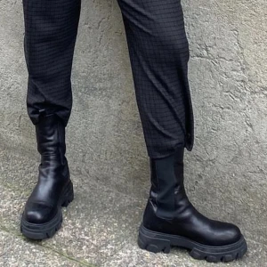 Chunky boots från Apair - Jättefina boots som behöver en ny ägare. Endast använda sparsamt under två månader så i mycket bra skick. Storlek 39, normala i storlek.  Nypris: 4200kr