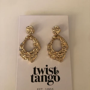 Örhängen  - Örhängen från twist and tango. 