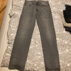 Carhartt Jeans - Nästan helt oanvända Carhartt Jeans!  Köpta nya men inte kommit till användning