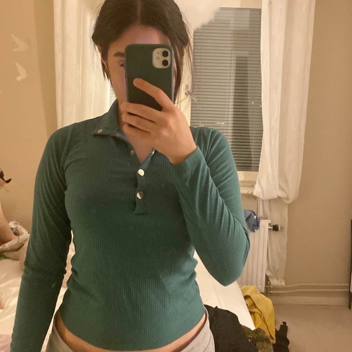 Mörk grön tröja från Bikbok