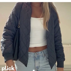 Jacka - Säljer denna as snygga jackan perfekt till hösten, lånade bilder men skriv privat för mer❤️❤️
