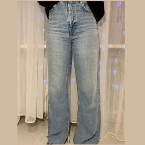 ZARA jeans.  Modellen är 168 cm  