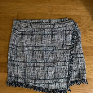 Kjol - En fin blå kjol :)) 