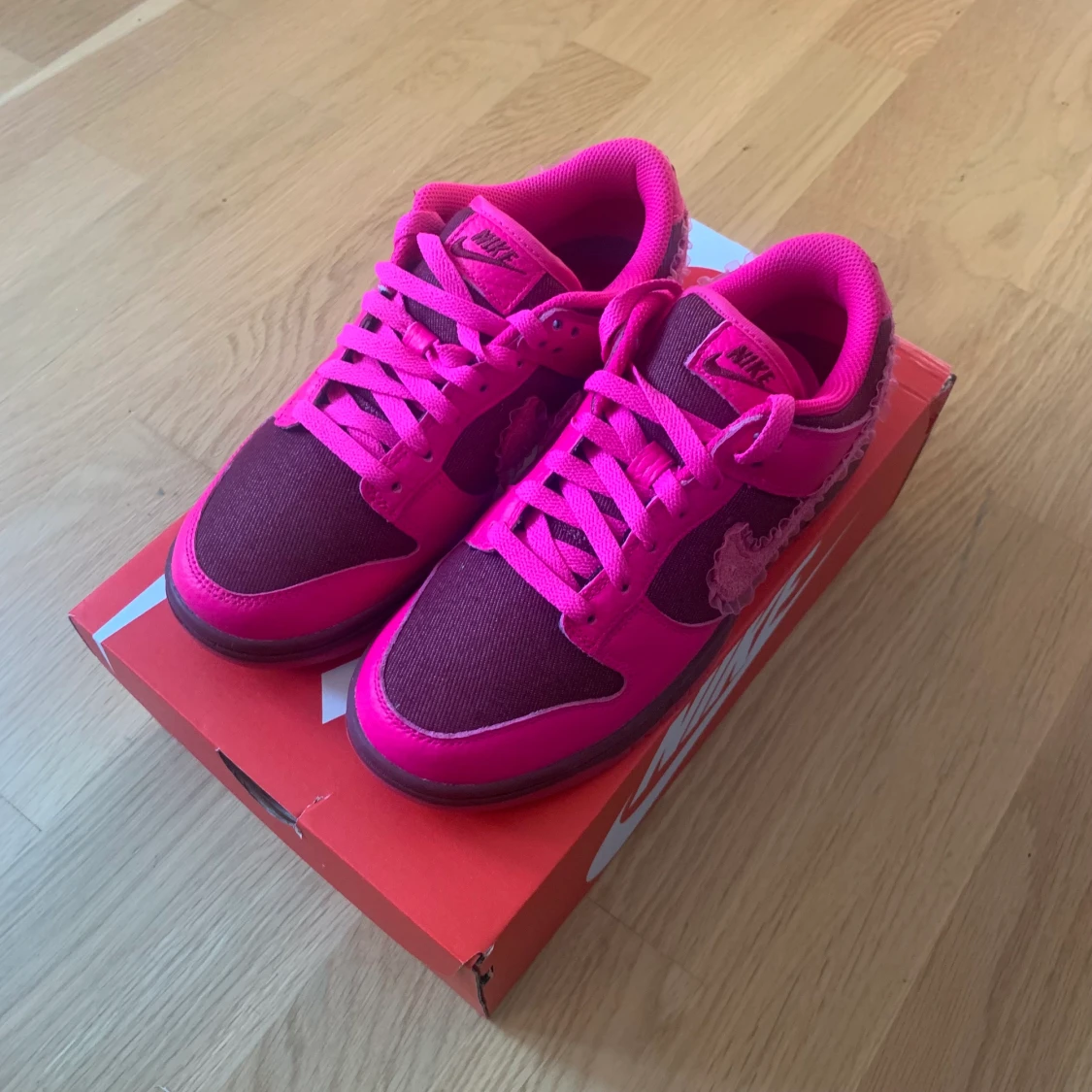 Nike Dunk Low Valentines Day 2022 (W) - 91