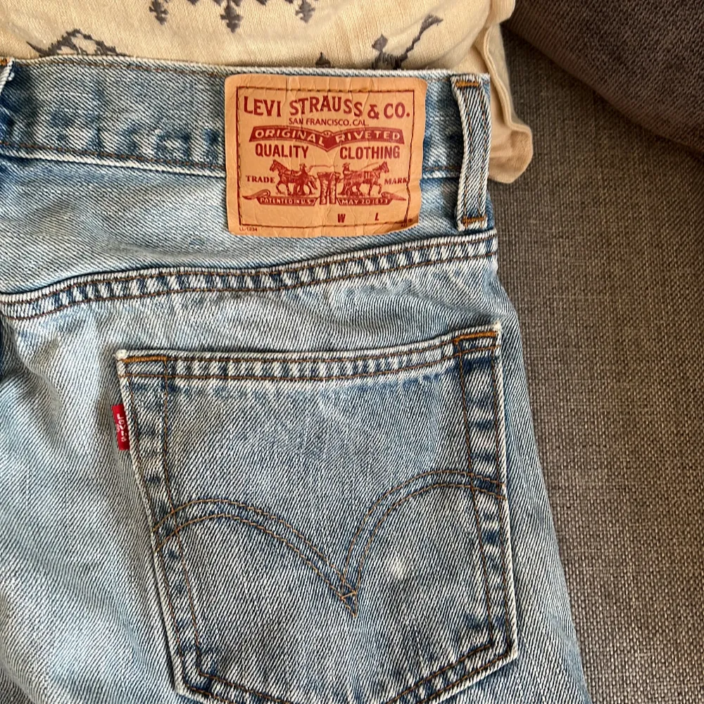 Levis jeans regular fit, cond 7/10. Jeans & Byxor.