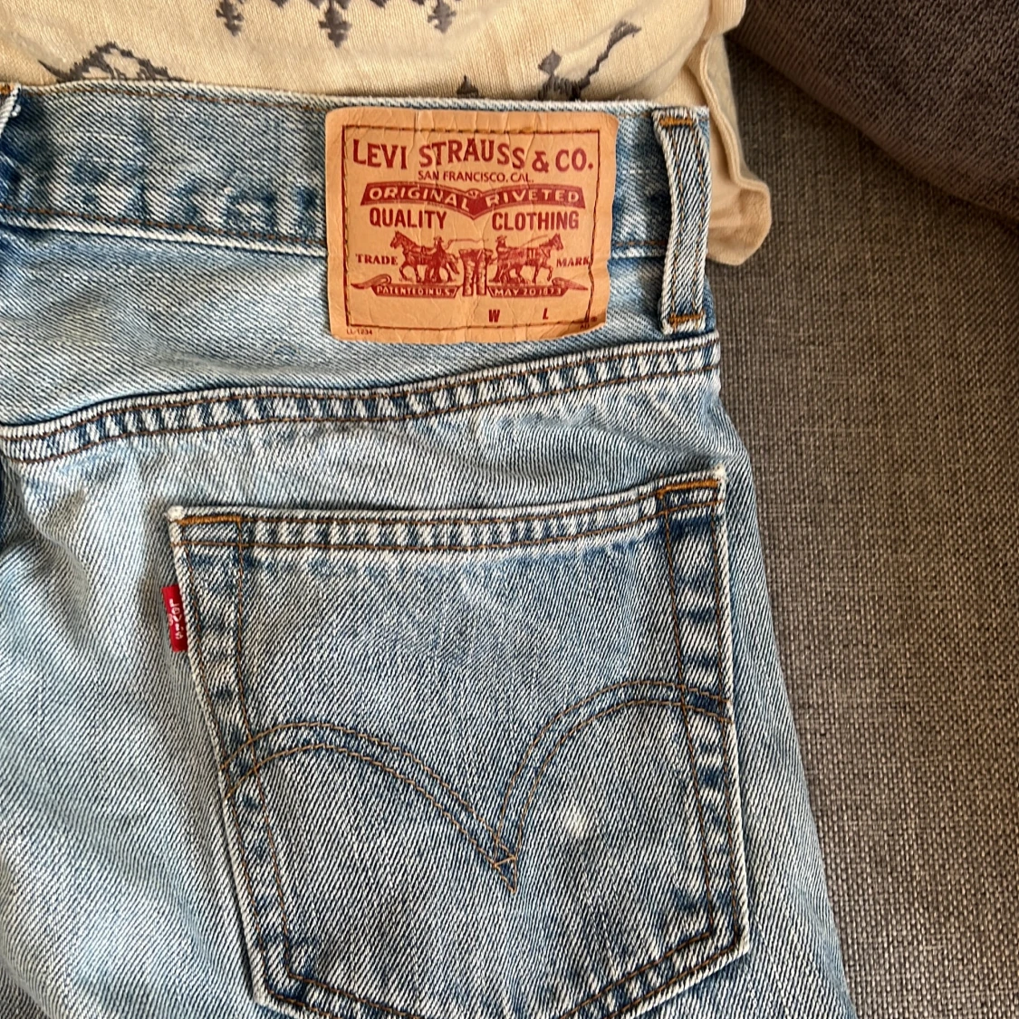 Levis jeans 36x32 - 91