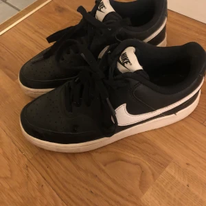 Nike skor - Sneakersna är i utmärkt skick, använd endast ett fåtal gånger.
