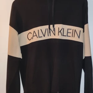 Hoodie Calvin Klein M - Hoodie från Calvin Klein 