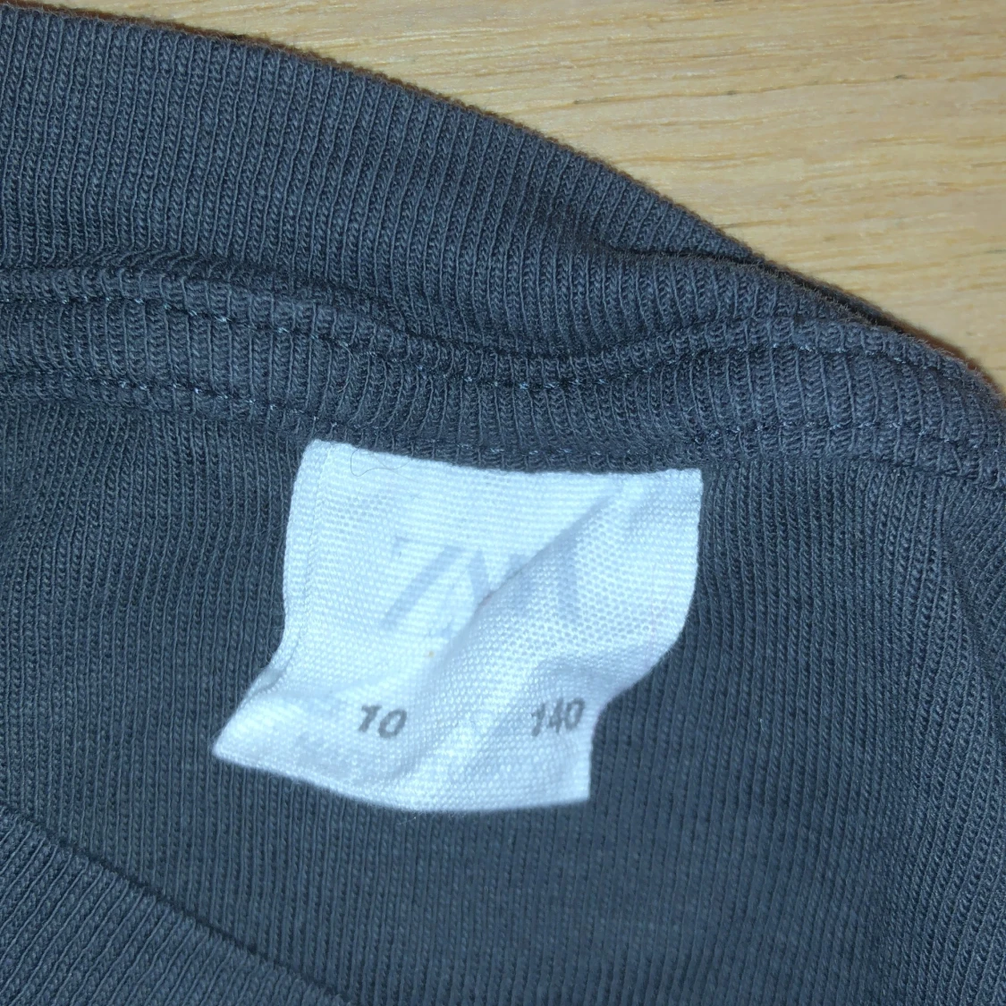 Svart långärmad tröja storlek 140 - 90