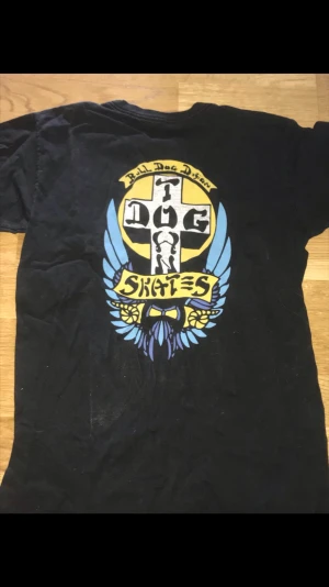 Skate tröja - Dog town skate tröja storlek S/M. Pris kan diskuteras 