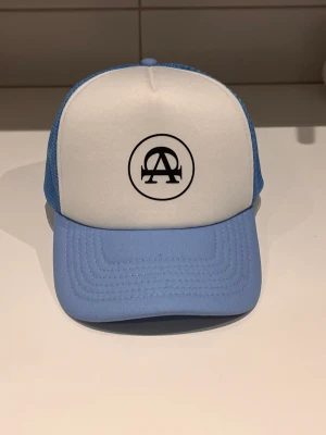 All Cap One Bluebird keps - En All Cap One keps. Har inte använt den något mycket