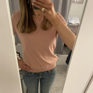 Rosa Finstickad tröja - Jättesöt tröja, köparen står för frakt 💕