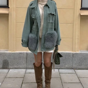 Zara kjol - Säljer denna såå fina stickade kjolen från Zara som passar till allt. Så fint skick o endast använd 2-3 gånger,  säljer då den är något stor. Skit snygg att ha som topp också!! 