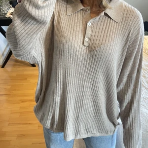 H&M Topp - Tunn stickad topp, oversizad i storleken!