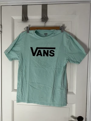 Vans T-Shirt (LÄS BESKRIVNING) - Väldigt bra skick t-shirt. Är en XL men passar som en S/M