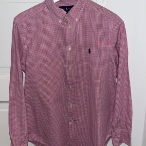 Ralph lauren skjorta barn - Stilig Ralph lauren skjorta i barnstorlek 14-16. Fint skick och unikt mönster.