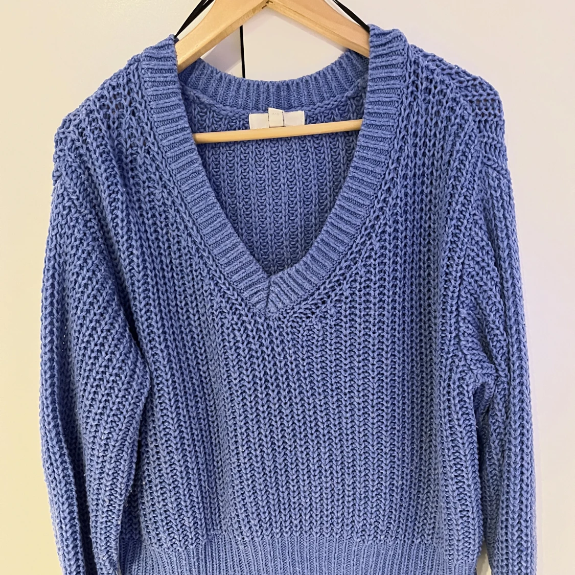 Blå stickad tröja