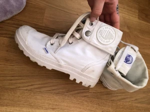 Palladium - Använda. Kan behövas en tvätt eller uppfräschning. Annars inget fel på dem.