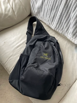 crossbody bag - Priset kan diskuteras 