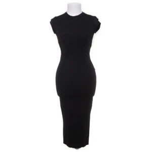 ”Bodycon” klänning  - Från H&M, köpt second hand, väldigt bra skick. Tjockare, åtsittande material. Liten i storleken. 