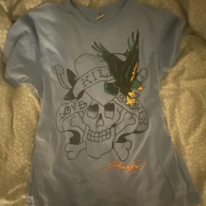 Ed Hardy T-shirt - En as snygg ed Hardy t-shirt som inte kommit till användning! 