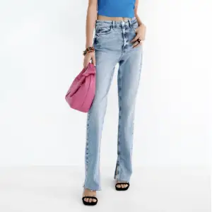 Använda 1 gång 💙 superfina jeans från Zara, passar mig som är 164 (dock liiite långa på mig, men supersnyggt till typ klackar)