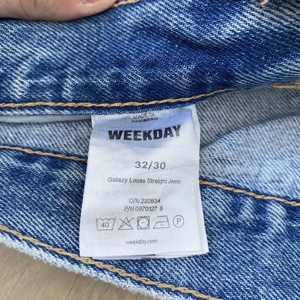 Galaxy weekday jeans i ljusblå tvätt, väldigt bra skick. Jeans & Byxor.