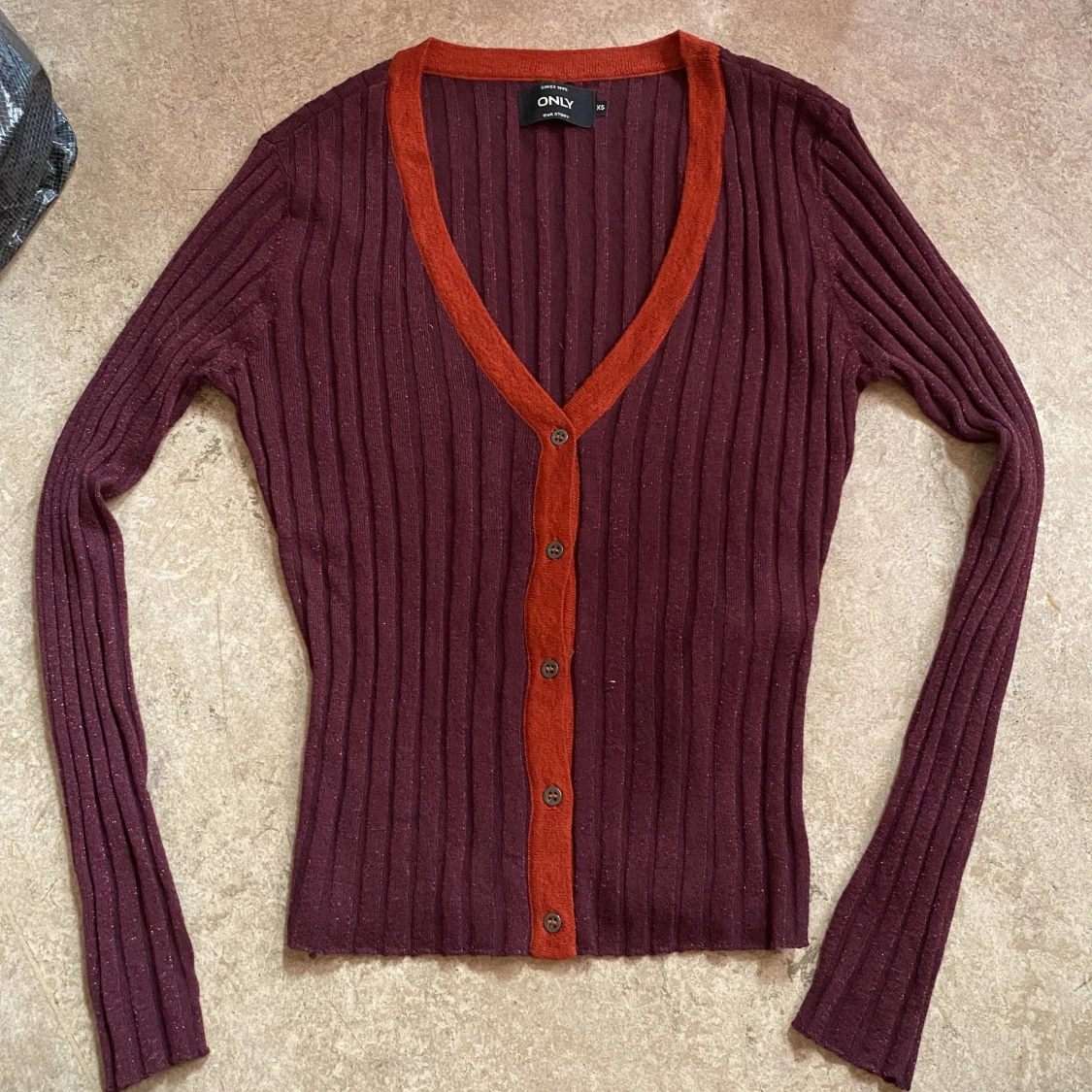 V neck long sleeved  - 91
