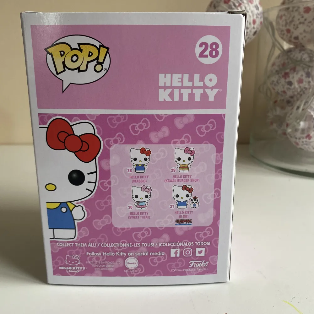 Säljer den här jätte fina hello Kitty funkon som är svårt att få tag på! Den är i ett super bra skick men har bara inte varit rätt hos mig och e därför jag säljer den🌟 dm om du är intresserad💓. Övrigt.