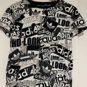 Adidas tshirt - Adidas tshirt, size S