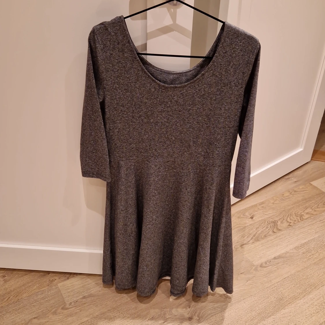 Grå klänning trekvarts - 90