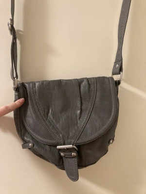 Handväska från HM - Handväska från hm i fint skick