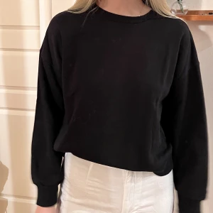 Svart sweatshirt - Svart sweatshirt från hm