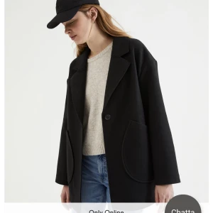 Kappa - Säljer denna helt nya kort vårkappan  ifrån Kappahl, Så himla fin till våren 