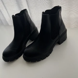 Skinn skor - Helt nya, inte användna för att jag har liknande skor