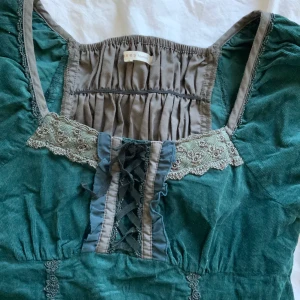 Fairy grunge top - Fin top thriftad i Japan, passar strlk S-M I jättefint skick!  Behöver verkligen sälja allt på min sida pga flytt så kika gärna in mina andra annonser!