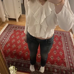 Lågmidjade ltb jeans - Skitsnygga lågmidjade ltb jeans i en äldre modell så tror inte de säljs längre. Passar bra på mig som är 160🫶🏼