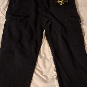 Stone Island cargo mjukis - Storlek small.  Använda men bra skick! 