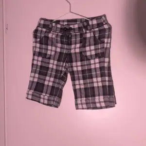 Rutiga shorts för barn 11-12 år 
