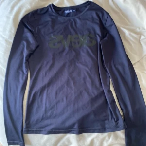 Tröja  - Svea  Storlek s Frakt 60kr 