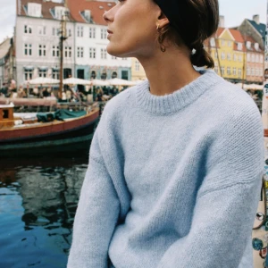 💓NY ZARA TRÖJA💓 - Helt ny tröja från zara med lapp kvar! Stickad i jättefin ljusblå färg😍Nypris är 400 kr, skriv för fler bilder💕Säljer pga storleken. KÖP DIREKT: 349 kr💓