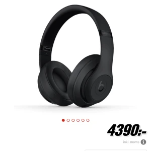 BEATS Studio3 - Ur snygga beats Studio3 hörlurar i en matt svart färg! Nypriset är 4400kr! Säljes pga brist på användning!  Laddare medföljer.  Köparen står för frakten.